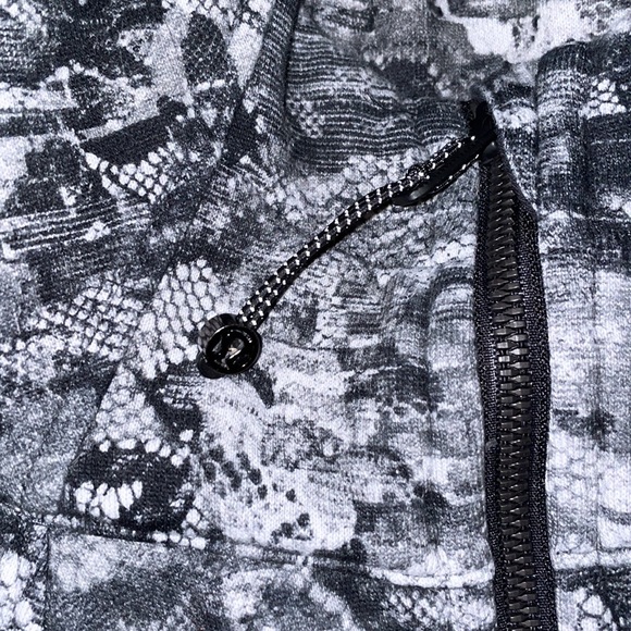 Lululemon scuba hoodie - Picture 7 of 7